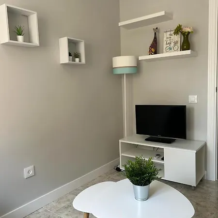 Jaul Homes דירה *